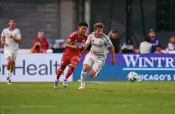 Dreyer, with hand from Lozano, guides SDFC in 2-1 win over Chicago
