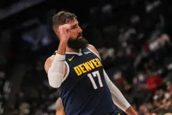 David Adelman on Nuggets’ debut of Nikola Jokic-Jonas Valanciunas lineup: ‘It was hilarious to watch it on tape’